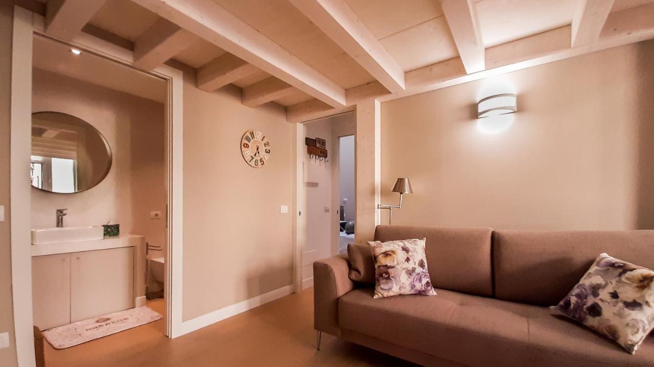 Joivy Sophisticated 2 Bedroom Loft For 4 * Milan